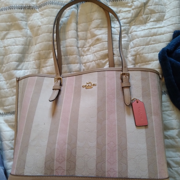 Mollie Tote In Signature Jacquard With Stripes - Picture 8 of 8